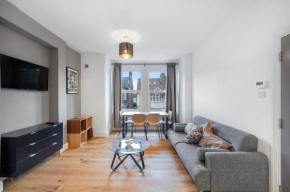 Bright stylish North London retreat, London